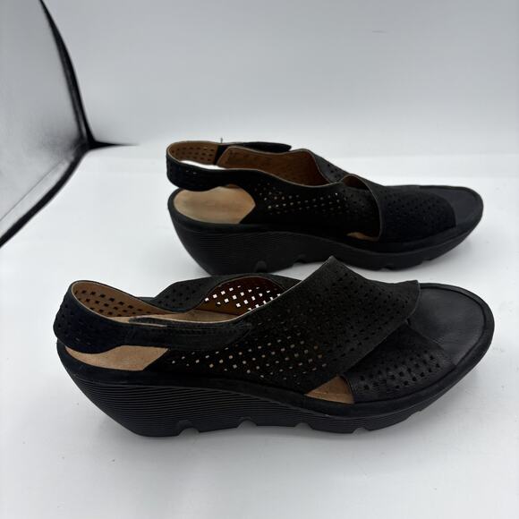Clarks Artisan Shoes Womens Size 8.5 Black Wedge Sandals‎ Clarene Perforated - Picture 8 of 10